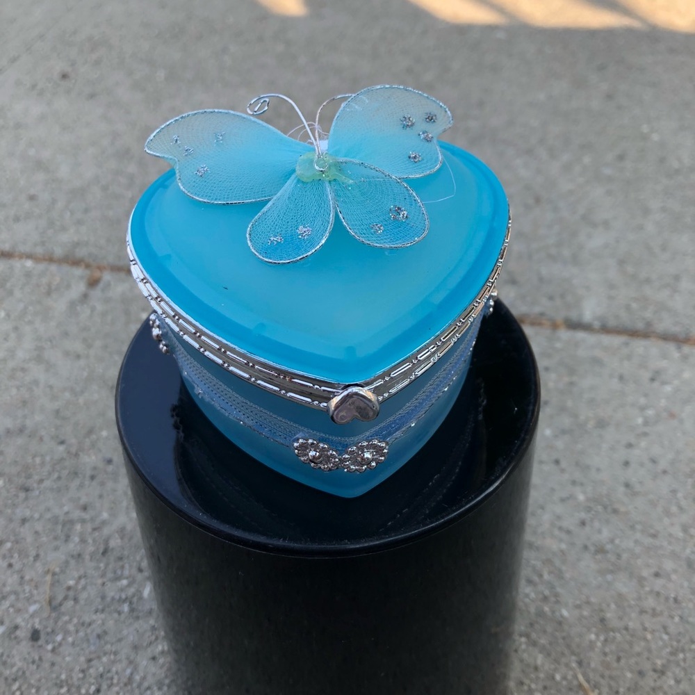 Small but cute jewelry box